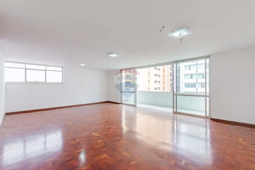 Foto 1 de Apartamento com 3 Quartos para alugar, 260m² em Higienópolis, São Paulo