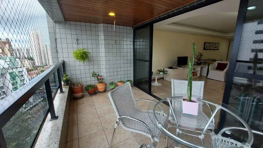 Foto 1 de Apartamento com 4 Quartos à venda, 238m² em Tamarineira, Recife