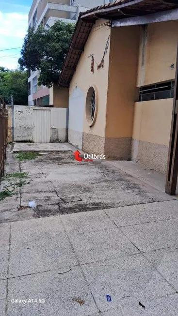 Foto 1 de Casa com 3 Quartos à venda, 201m² em Sagrada Família, Belo Horizonte