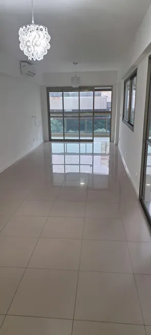 Foto 1 de Apartamento com 3 Quartos para alugar, 158m² em Botafogo, Rio de Janeiro