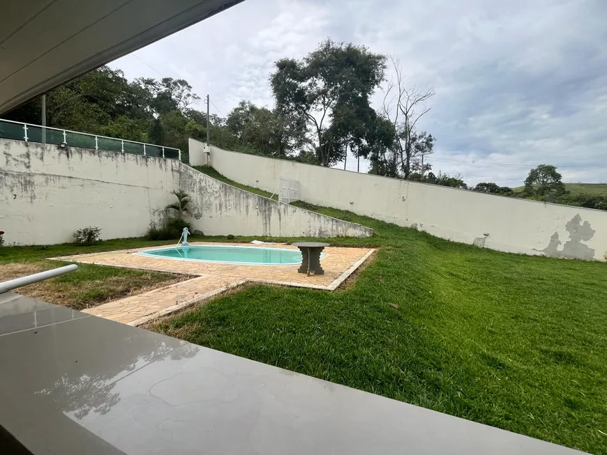 Foto 1 de Fazenda/Sítio com 3 Quartos à venda, 250m² em Canto Das Aguas, Igaratá