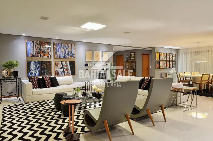 Foto 1 de Apartamento com 4 Quartos à venda, 330m² em Barra, Salvador
