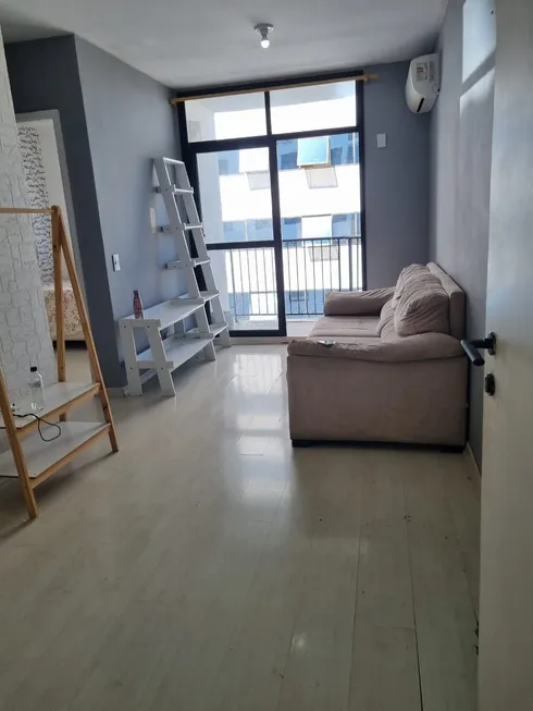 Foto 1 de Apartamento com 3 Quartos à venda, 70m² em Barra da Tijuca, Rio de Janeiro