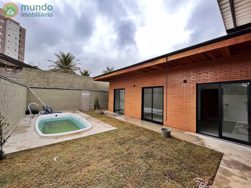 Foto 1 de Casa de Condomínio com 3 Quartos para venda ou aluguel, 183m² em Parque Vera Cruz, Tremembé