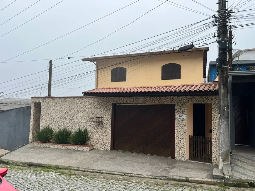 Foto 1 de Casa com 4 Quartos à venda, 250m² em Roncon, Ribeirão Pires