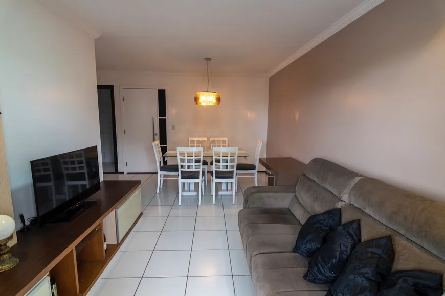 Foto 1 de Apartamento com 3 Quartos à venda, 90m² em Calhau, São Luís