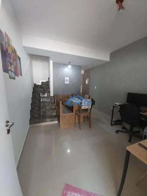 Foto 1 de Casa de Condomínio com 2 Quartos à venda, 90m² em Jardim São João, Jandira