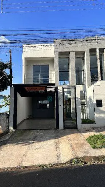 Foto 1 de Sobrado com 3 Quartos à venda, 130m² em Jardim Paulista, Maringá