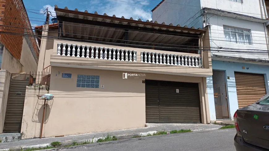 Foto 1 de Casa com 4 Quartos à venda, 234m² em Vila Engenho Velho, Embu das Artes