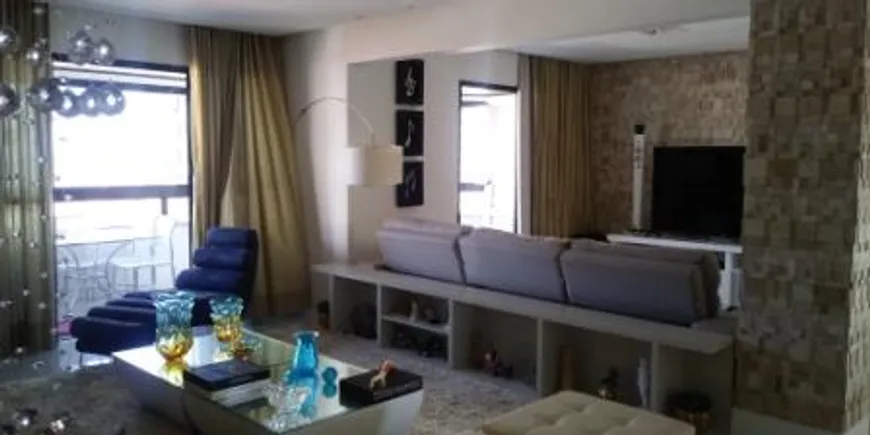 Foto 1 de Apartamento com 3 Quartos à venda, 220m² em Treze de Julho, Aracaju