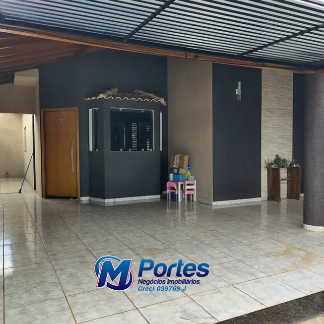 Foto 1 de Casa com 3 Quartos à venda, 250m² em , Sales