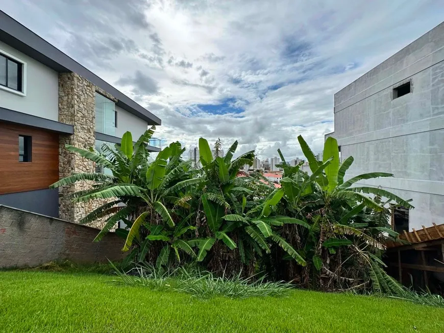 Foto 1 de Lote/Terreno à venda, 355m² em Estreito, Florianópolis