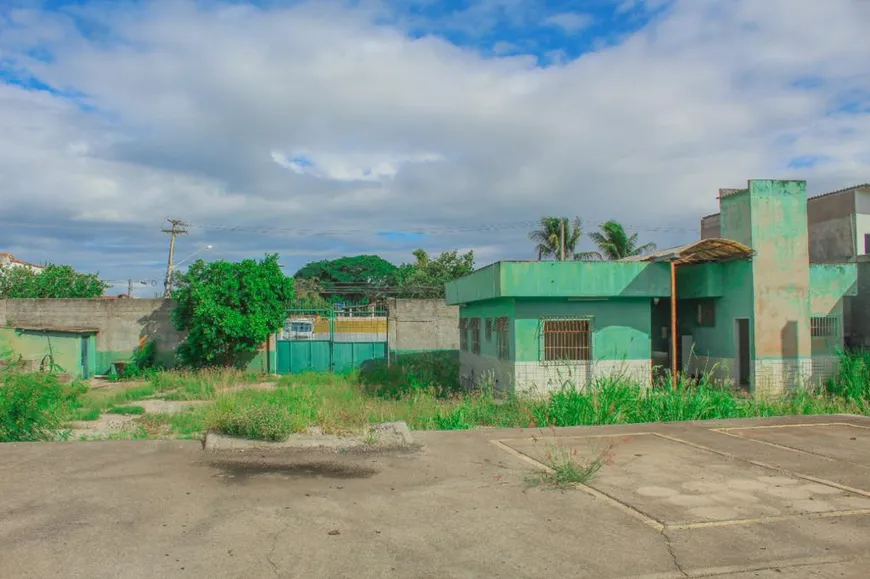 Foto 1 de Galpão/Depósito/Armazém com 1 Quarto para venda ou aluguel, 1100m² em Palmeiras, Cabo Frio