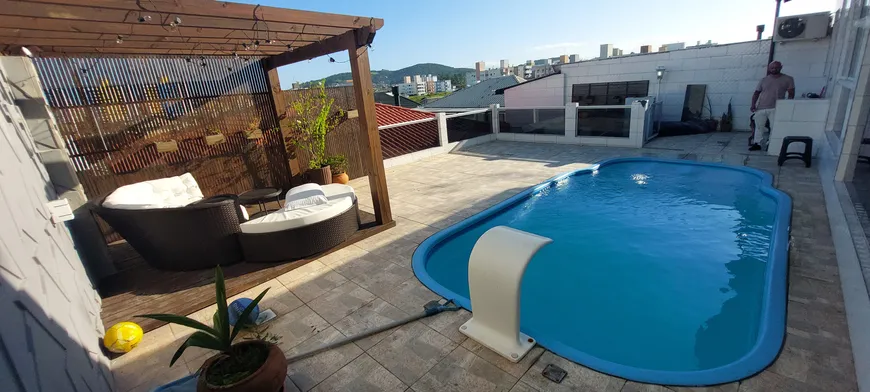 Foto 1 de Casa com 3 Quartos à venda, 196m² em Areias, São José