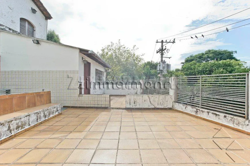 Foto 1 de Casa com 4 Quartos à venda, 190m² em Vila Romana, São Paulo