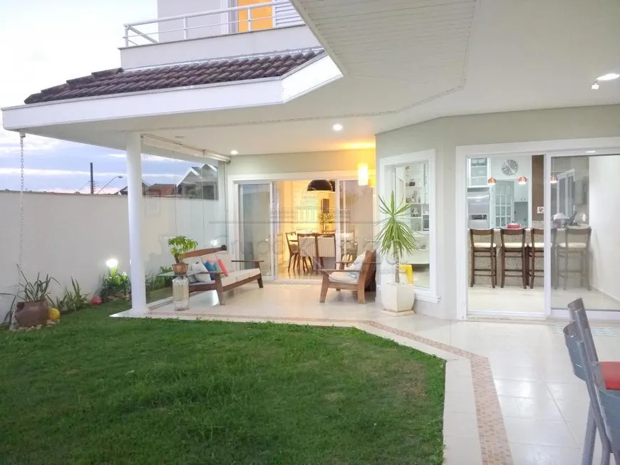 Foto 1 de Casa de Condomínio com 3 Quartos à venda, 237m² em Altos da Serra III, São José dos Campos