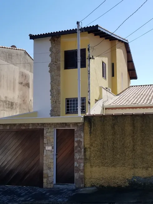 Foto 1 de Sobrado com 3 Quartos para venda ou aluguel, 202m² em Vila Floresta, Santo André