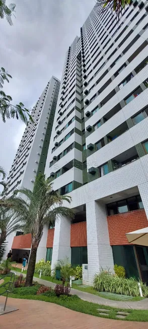 Foto 1 de Apartamento com 2 Quartos à venda, 66m² em Madalena, Recife