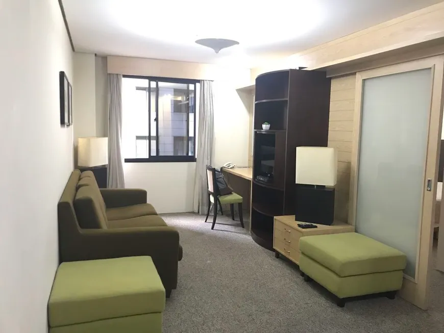 Foto 1 de Apartamento com 1 Quarto para alugar, 33m² em Moema, São Paulo