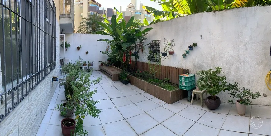 Foto 1 de Apartamento com 3 Quartos à venda, 125m² em Coqueiros, Florianópolis