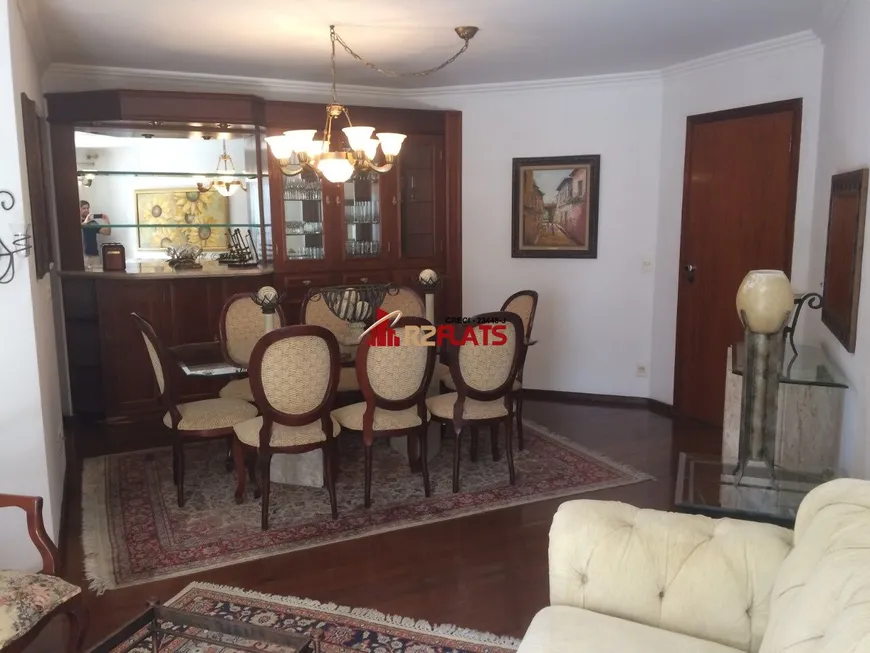 Foto 1 de Flat com 3 Quartos à venda, 120m² em Moema, São Paulo