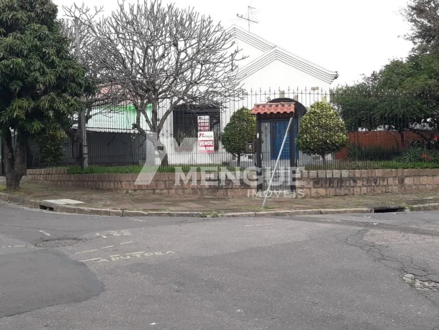 Foto 1 de Casa com 3 Quartos à venda, 120m² em Passo da Areia, Porto Alegre