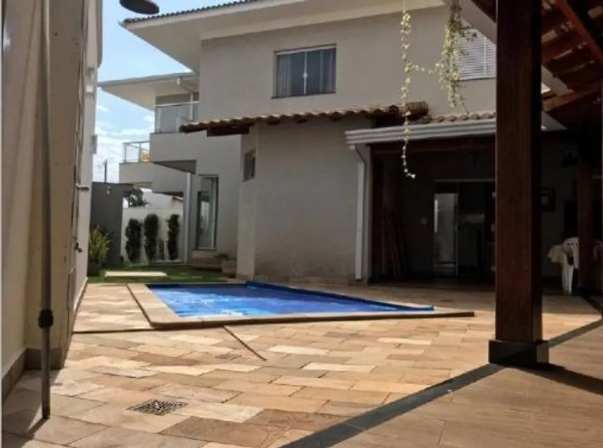 Foto 1 de Casa com 5 Quartos à venda, 385m² em Vigilato Pereira, Uberlândia