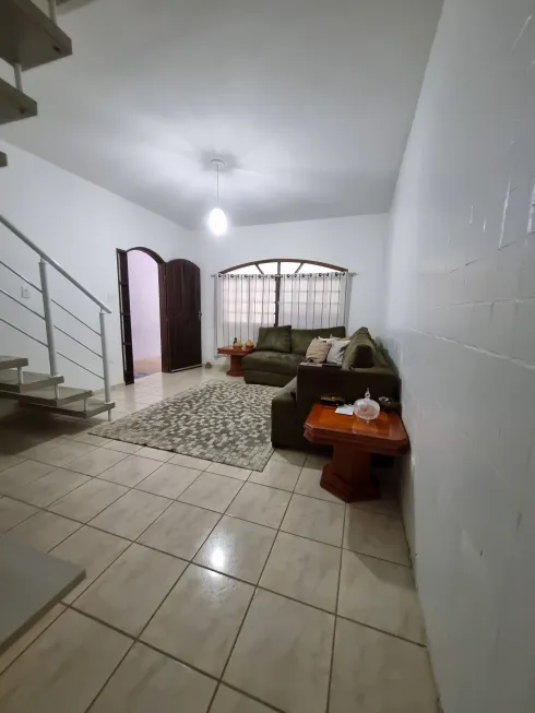 Foto 1 de Casa com 3 Quartos à venda, 167m² em Alves Dias, São Bernardo do Campo