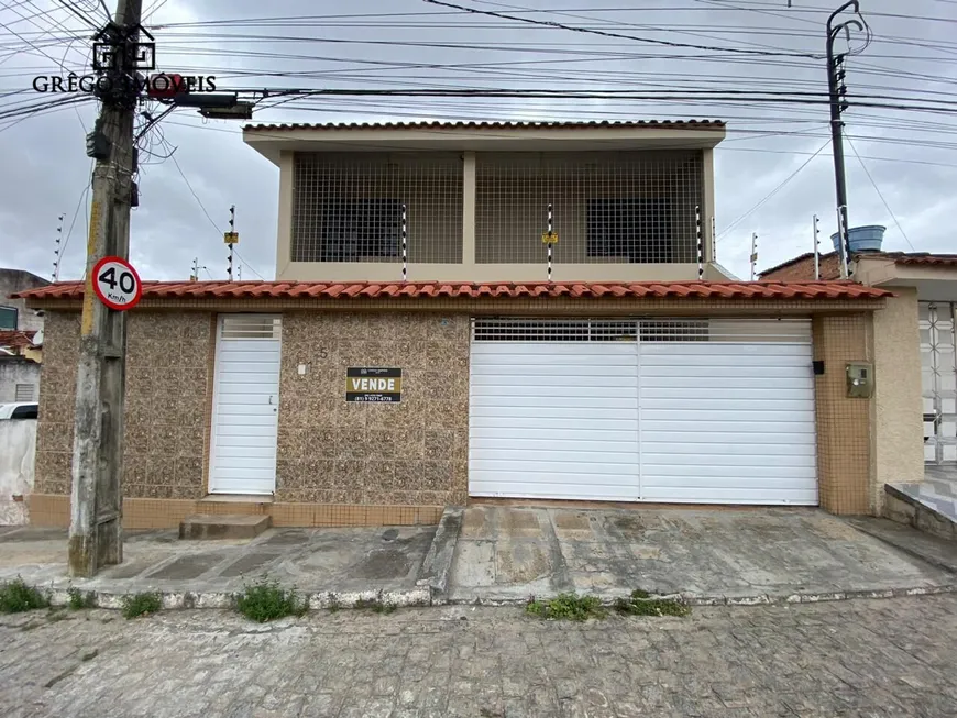 Foto 1 de Casa com 5 Quartos à venda, 250m² em Boa Vista, Caruaru