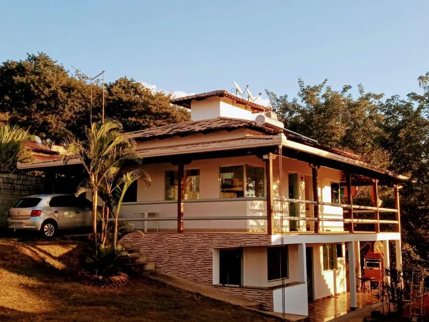 Foto 1 de Fazenda/Sítio com 4 Quartos à venda, 2000m² em Solar do Madeira, Contagem