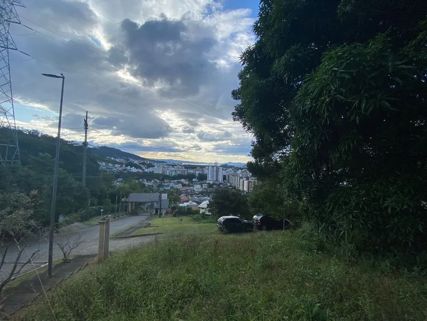 Foto 1 de Lote/Terreno à venda, 700m² em Córrego Grande, Florianópolis