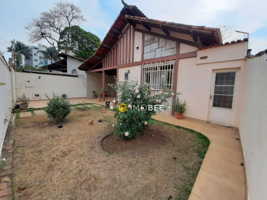 Foto 1 de Casa com 4 Quartos à venda, 200m² em Itapoã, Belo Horizonte