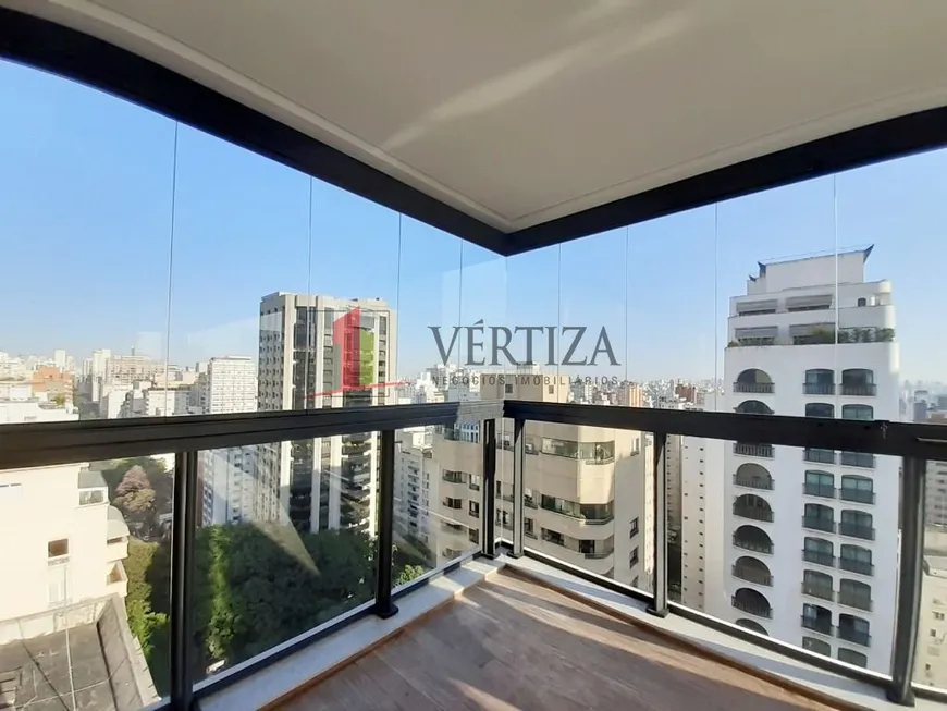 Foto 1 de Apartamento com 3 Quartos à venda, 205m² em Cerqueira César, São Paulo