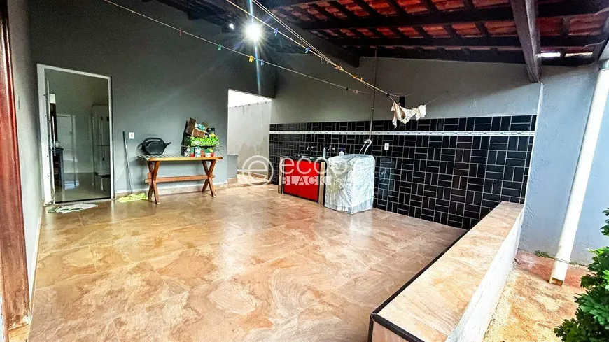 Foto 1 de Casa com 3 Quartos à venda, 188m² em Santa Mônica, Uberlândia