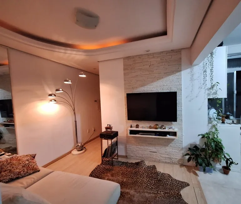 Foto 1 de Apartamento com 4 Quartos à venda, 88m² em Bom Fim, Porto Alegre