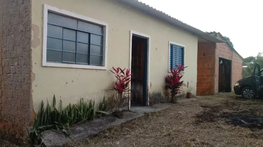 Foto 1 de Fazenda/Sítio com 2 Quartos à venda, 80m² em Zona Rural, São Miguel Arcanjo