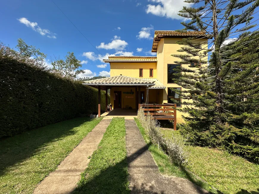 Foto 1 de Casa de Condomínio com 2 Quartos à venda, 127m² em Sebastiana, Teresópolis