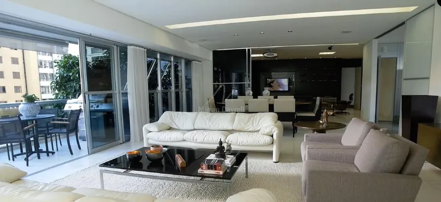 Foto 1 de Apartamento com 4 Quartos à venda, 310m² em Funcionários, Belo Horizonte