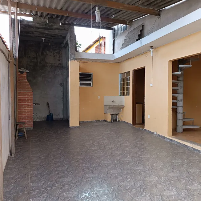 Foto 1 de Casa com 2 Quartos à venda, 250m² em Jardim Valo Velho, Itapecerica da Serra