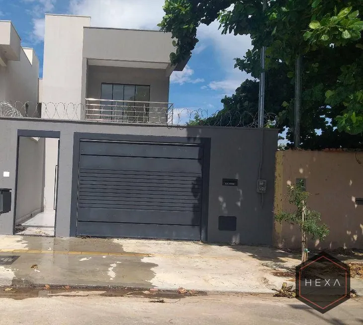 Foto 1 de Sobrado com 3 Quartos à venda, 171m² em Jardim Planalto, Goiânia