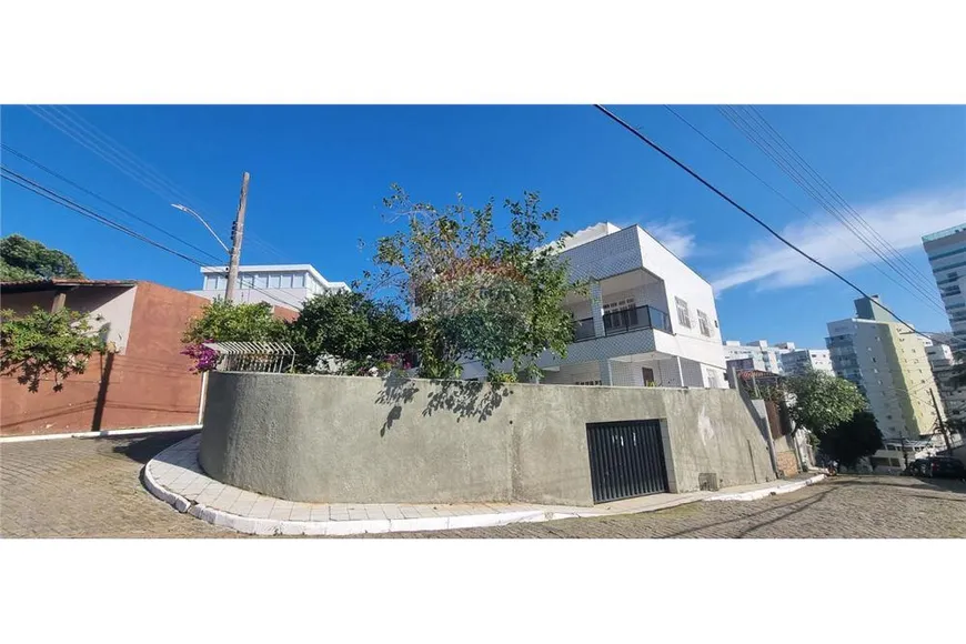 Foto 1 de Casa com 9 Quartos à venda, 501m² em Centro, Guarapari