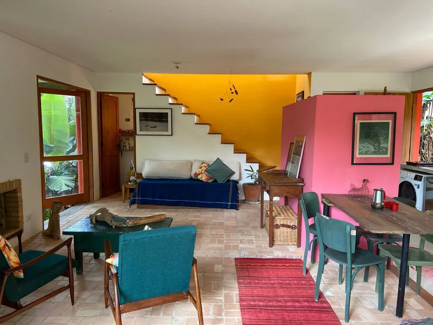 Foto 1 de Casa com 2 Quartos à venda, 126m² em Granja Viana, Cotia