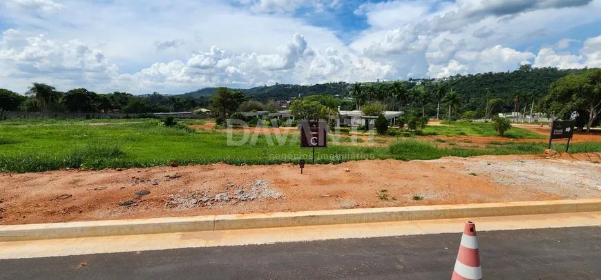 Foto 1 de Lote/Terreno à venda, 600m² em , Louveira