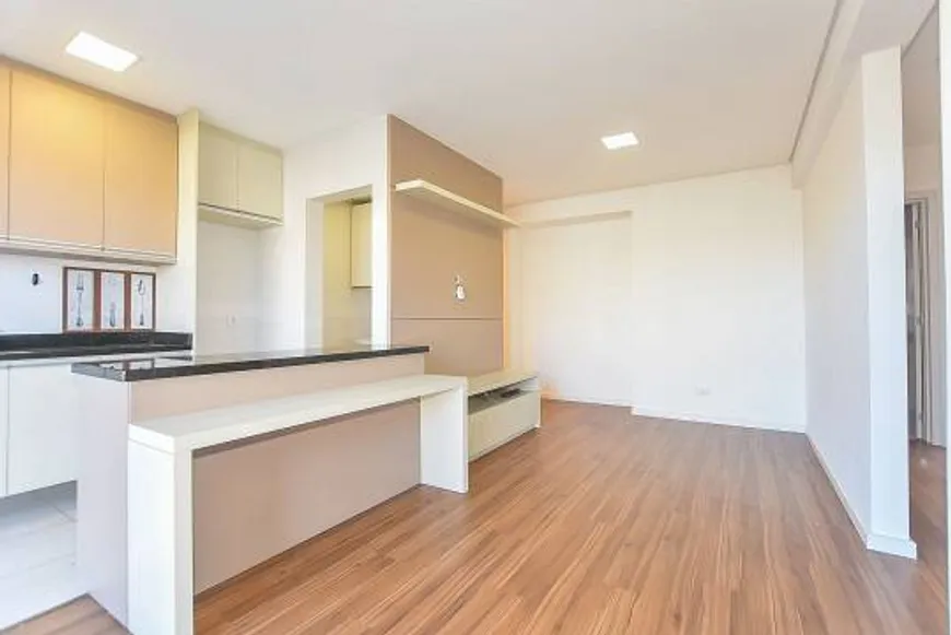 Foto 1 de Apartamento com 3 Quartos à venda, 77m² em Santo Inácio, Curitiba