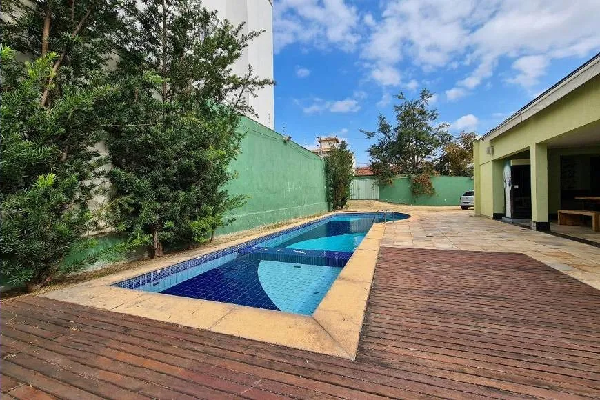 Foto 1 de Casa com 4 Quartos para alugar, 385m² em Castelo, Belo Horizonte