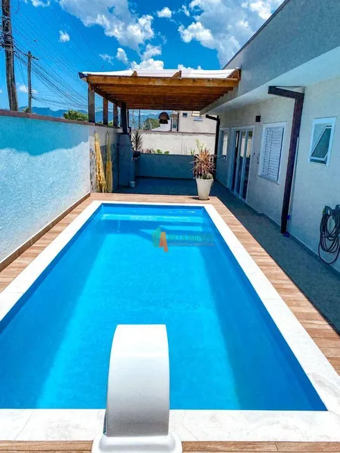 Foto 1 de Casa com 3 Quartos à venda, 256m² em Pontal de Santa Marina, Caraguatatuba