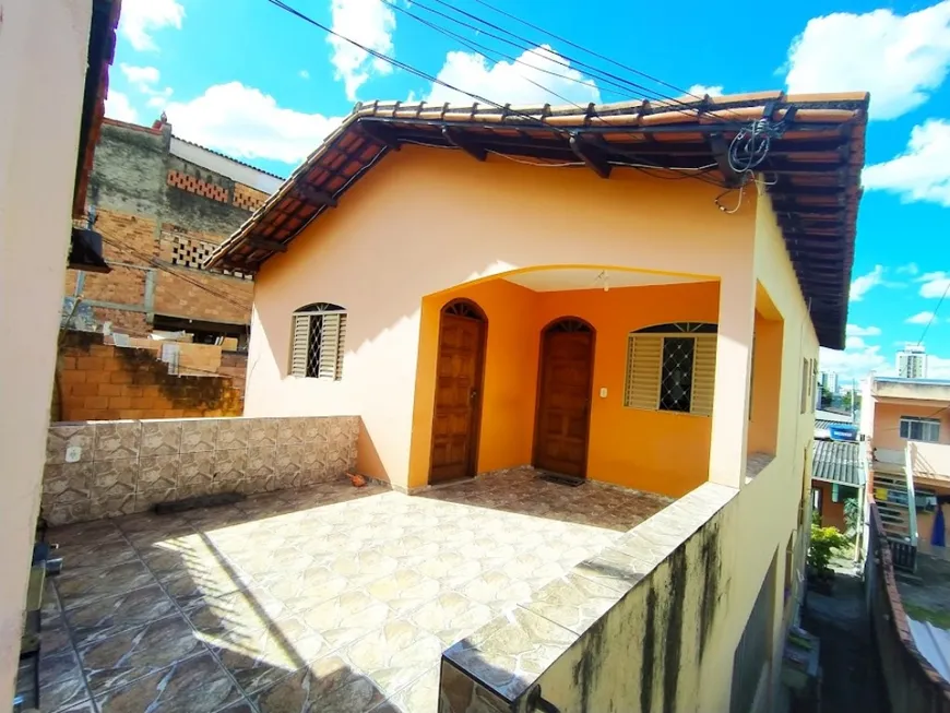 Foto 1 de Casa com 3 Quartos à venda, 110m² em Cachoeirinha, Belo Horizonte