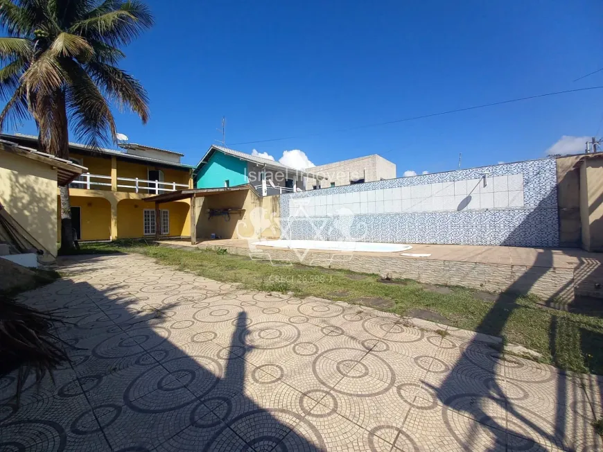 Foto 1 de Sobrado com 4 Quartos à venda, 252m² em Pereque Mirim, Caraguatatuba