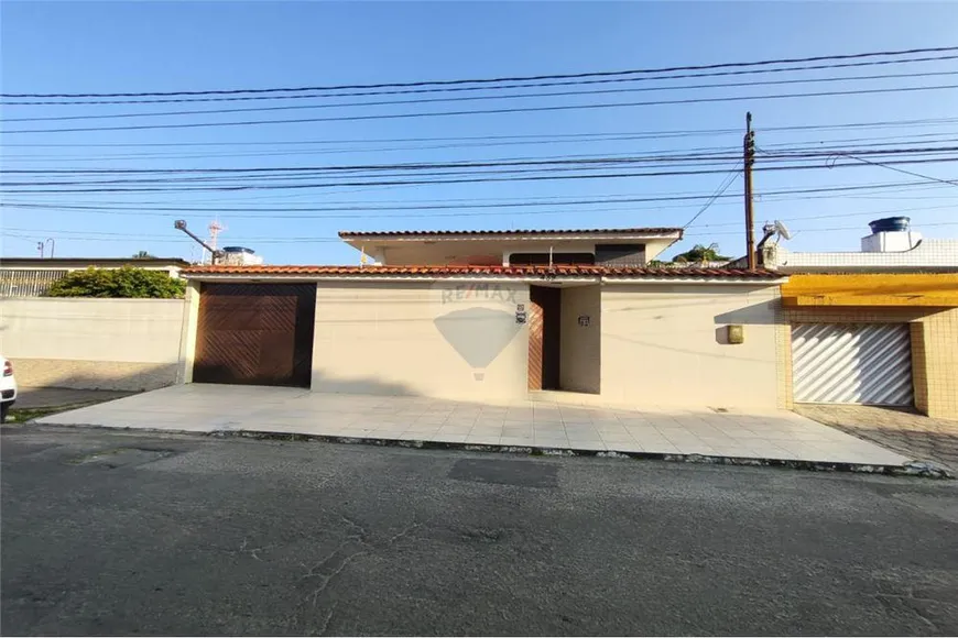 Foto 1 de Casa com 3 Quartos à venda, 217m² em Petropolis, Caruaru