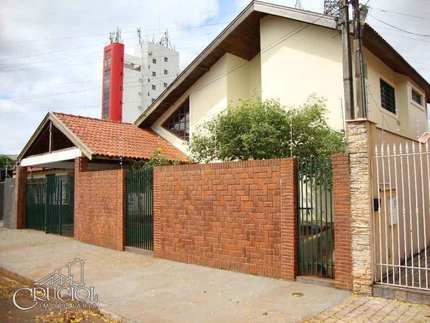 Foto 1 de Sobrado com 4 Quartos à venda, 313m² em Boa Vista, Londrina